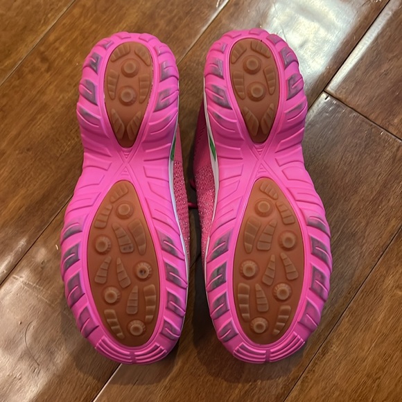 🌻3 for $21.  Pink size 8 sneakers. Excellent condition. - Picture 4 of 4